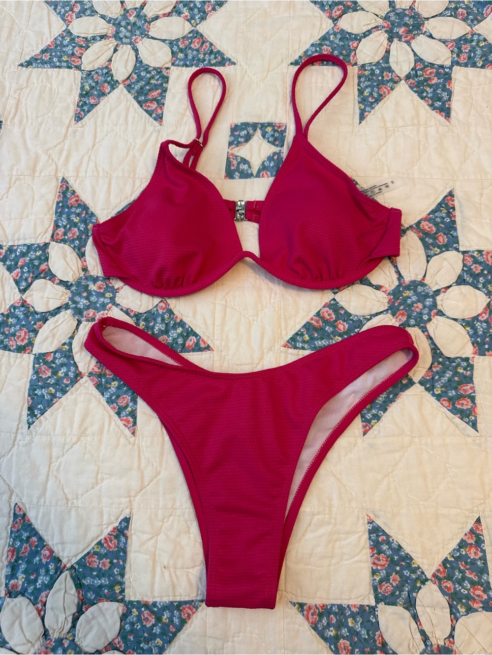 Bikini bundle - Picture 2 of 5